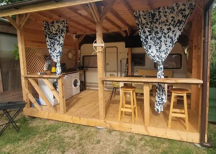 каравана амалтея Къмпинг